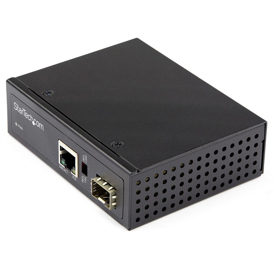 StarTech.com PoE+ Industrial Fiber to Ethernet Media Converter 60W - SFP to RJ45 - SM/MM Fiber to Gigabit Copper IP-30