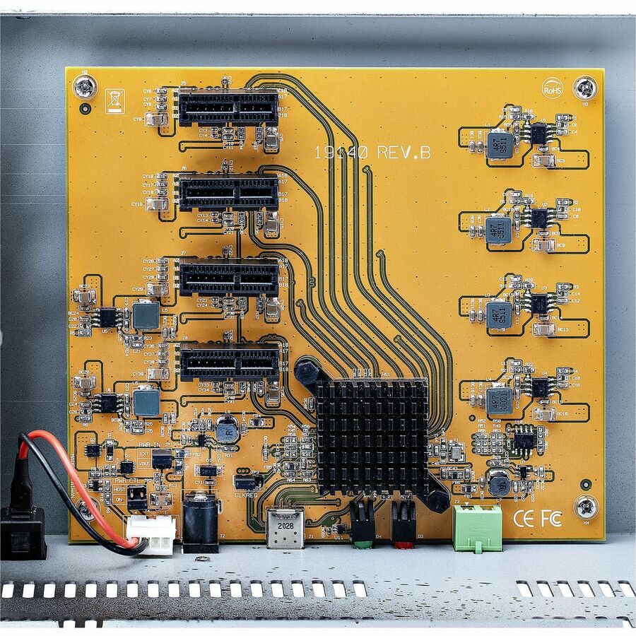 StarTech.com 4-Slot PCIe Expansion Chassis, External PCIe Slots for PC, PCIe 2.0 w/10Gbps Throughput, PCI Express Expansion Box/Adapter